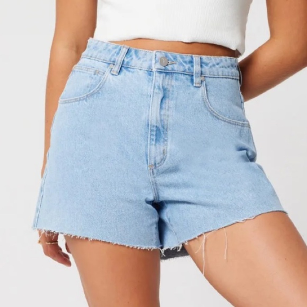 Abrand Venice Kendall Shorts worn once in new condition Size 31